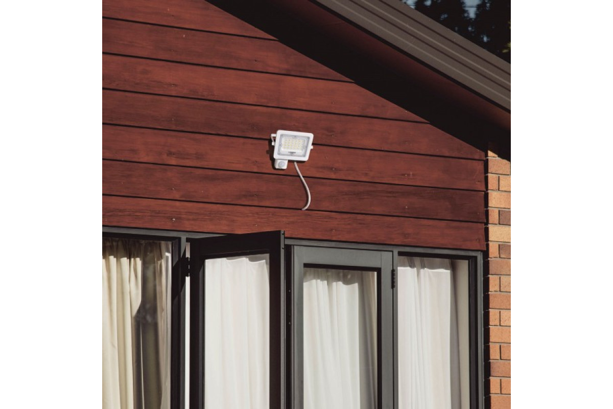 LED прожектор VIDEX F2e 10W 5000K з датчиком руху та освітленості (VL-F2e105W-S)