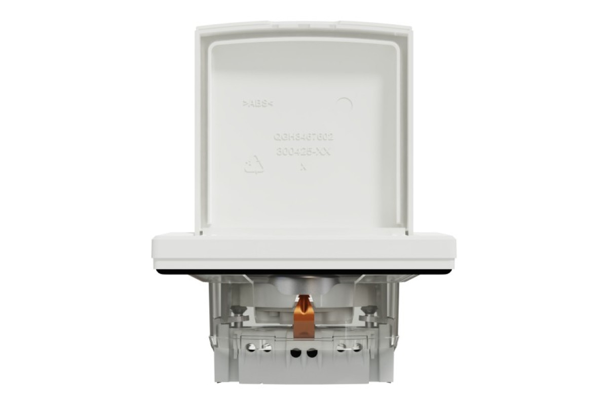 Розетка IP44 з кришкою, з заземленням, з захисними шторками, Біла Asfora (EPH3100321)