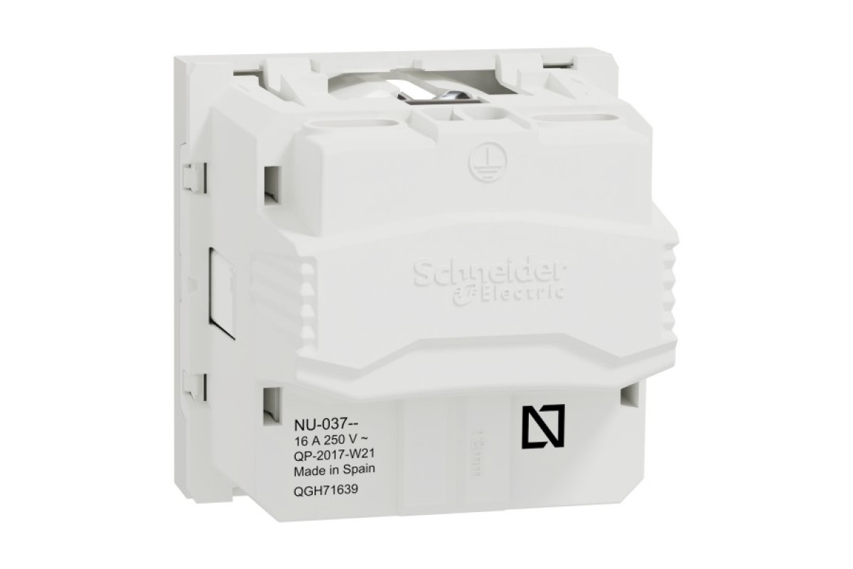 Розетка з з/к зі шторками 16А гвинтові зажими біла (NU303718)