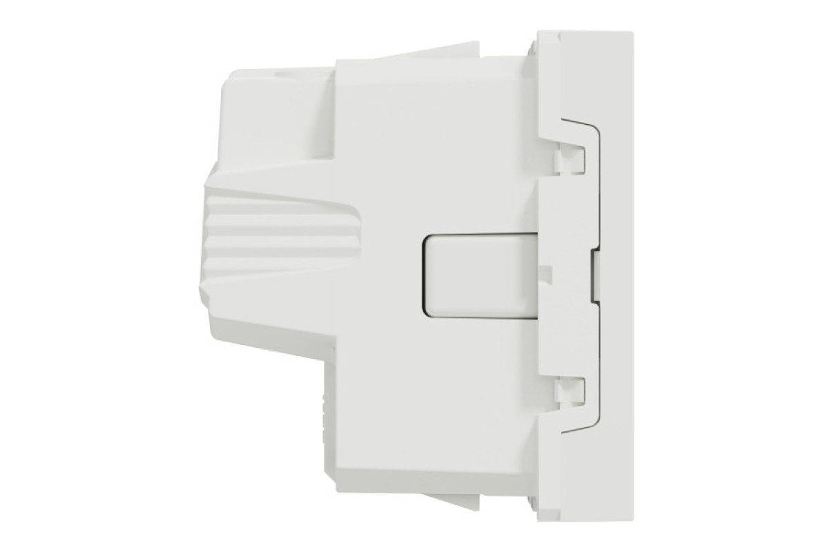 Розетка з з/к зі шторками 16А гвинтові зажими білий (NU303618)